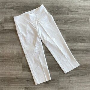 Roz & Ali White Cropped Pants